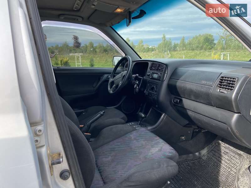 Хэтчбек Volkswagen Golf 1996 в Ровно