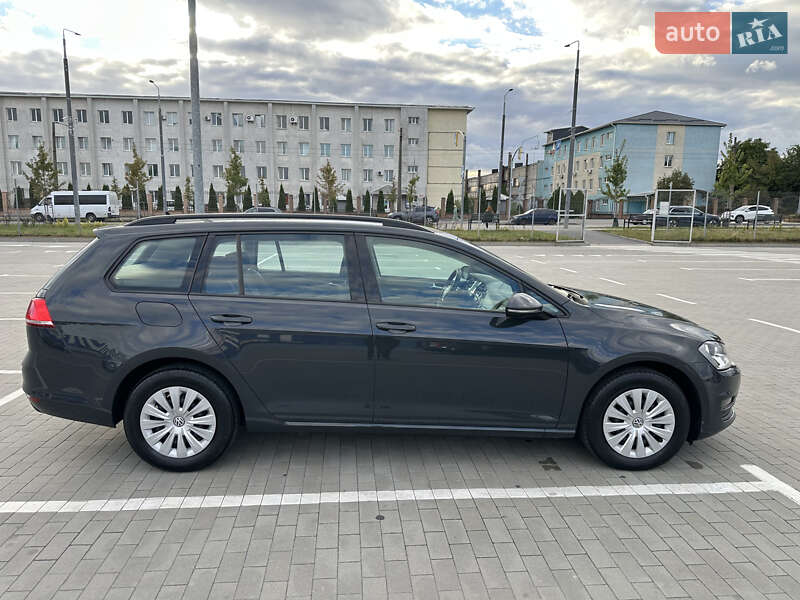 Універсал Volkswagen Golf 2016 в Вінниці