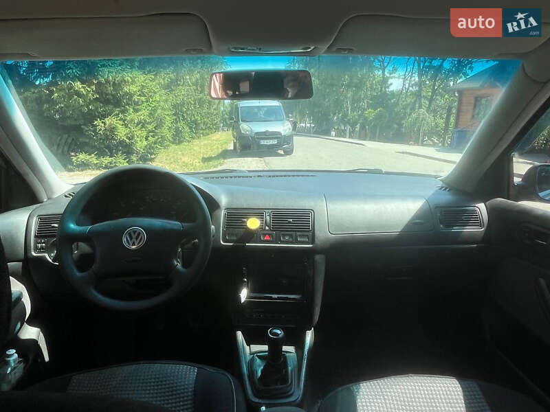Хетчбек Volkswagen Golf 1999 в Чернівцях