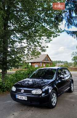 Хэтчбек Volkswagen Golf 1999 в Ровно