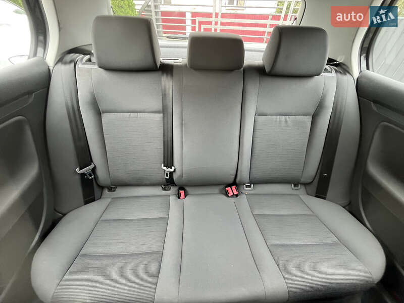 Хэтчбек Volkswagen Golf 2004 в Звягеле фото 30 Хэтчбек Volkswagen Golf 2004 в Звягеле