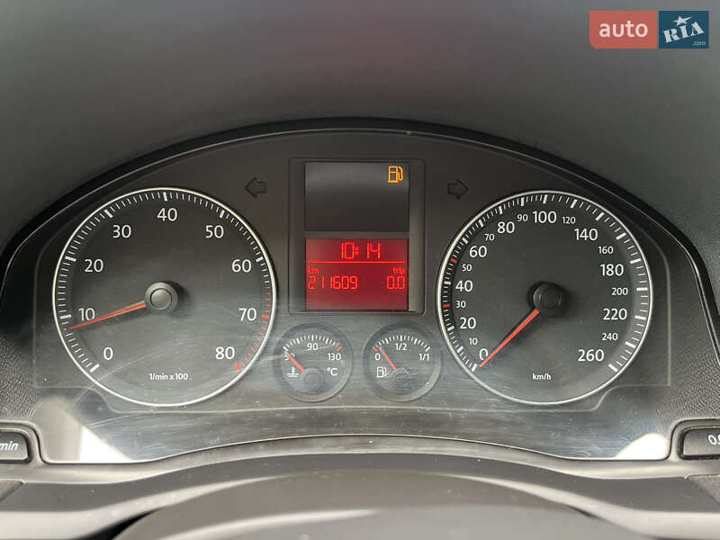 Хэтчбек Volkswagen Golf 2004 в Звягеле фото 39 Хэтчбек Volkswagen Golf 2004 в Звягеле