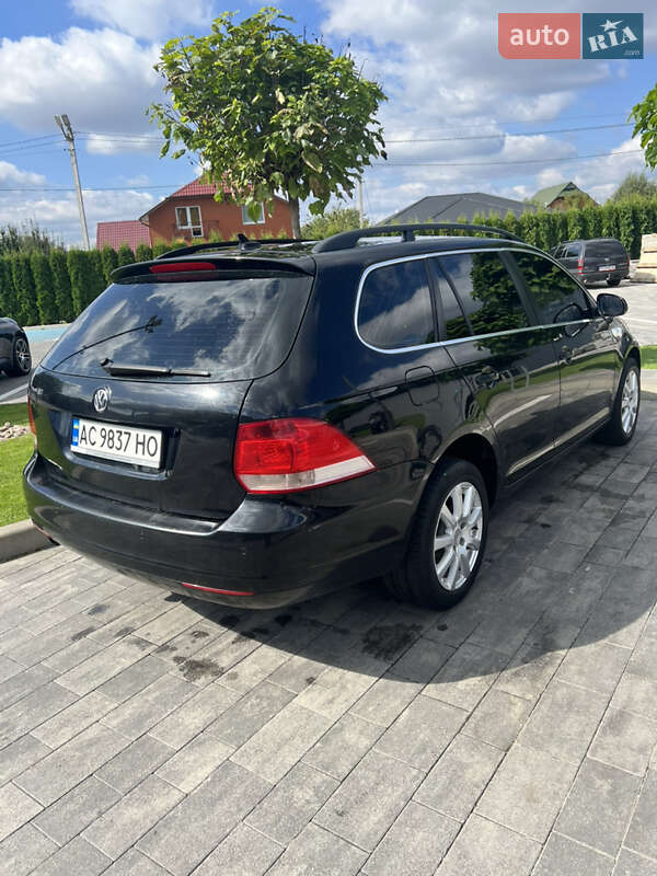 Універсал Volkswagen Golf 2010 в Луцьку