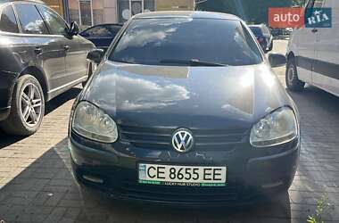 Хэтчбек Volkswagen Golf 2004 в Черновцах
