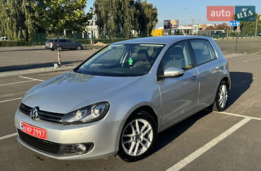 Хэтчбек Volkswagen Golf 2010 в Луцке