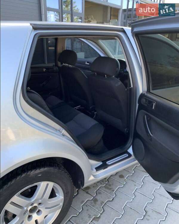 Хэтчбек Volkswagen Golf 2001 в Житомире