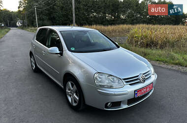 Хетчбек Volkswagen Golf 2008 в 