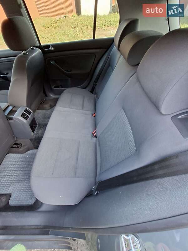 Хетчбек Volkswagen Golf 2005 в Мукачевому фото 8 Хетчбек Volkswagen Golf 2005 в Мукачевому