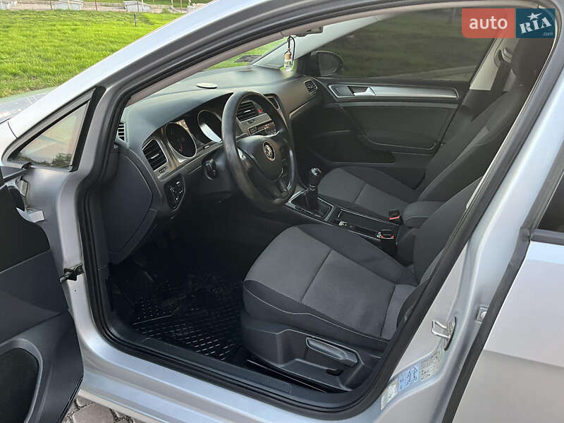 Хетчбек Volkswagen Golf 2014 в Теофіполі