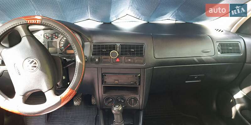 Універсал Volkswagen Golf 2001 в Шепетівці