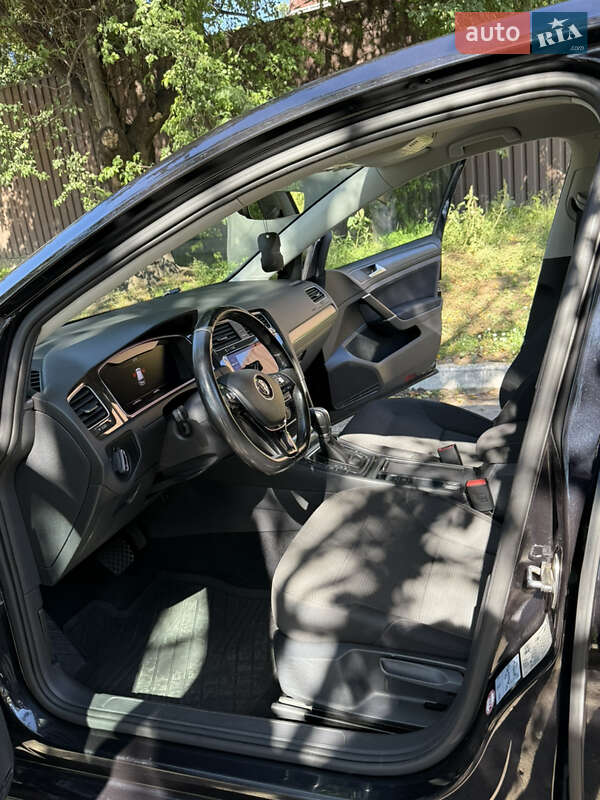 Хэтчбек Volkswagen Golf 2017 в Киеве фото 7 Хэтчбек Volkswagen Golf 2017 в Киеве