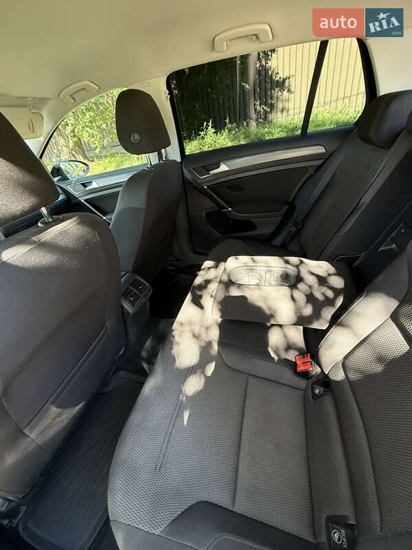 Хэтчбек Volkswagen Golf 2017 в Киеве фото 12 Хэтчбек Volkswagen Golf 2017 в Киеве