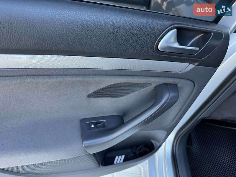 Універсал Volkswagen Golf 2008 в Тернополі