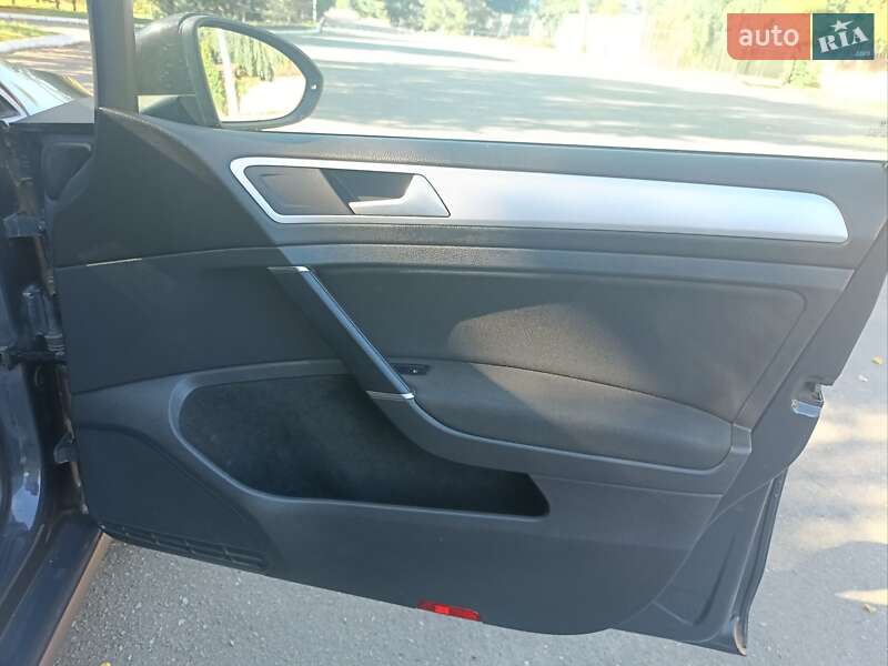 Універсал Volkswagen Golf 2014 в Києві