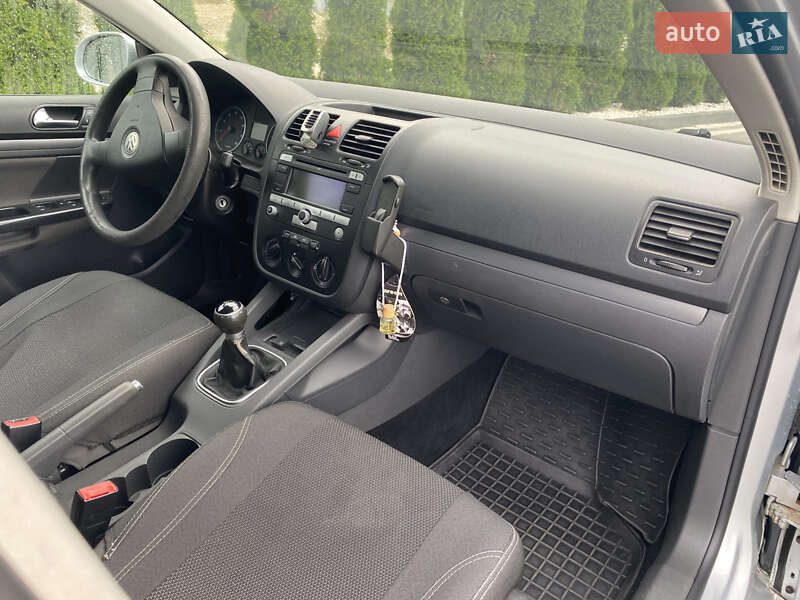 Універсал Volkswagen Golf 2008 в Надвірній