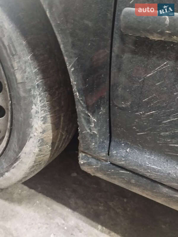 Хетчбек Volkswagen Golf 2000 в Тернополі