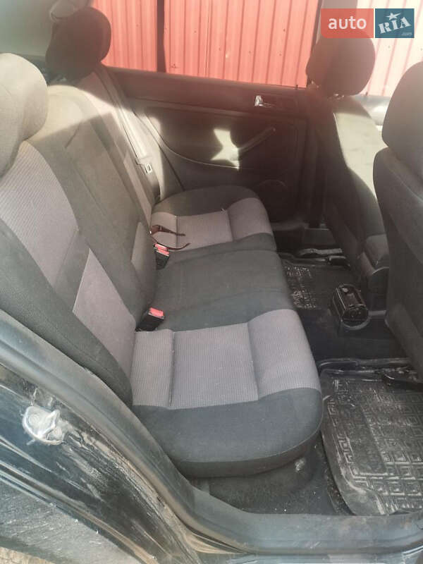 Хетчбек Volkswagen Golf 2000 в Тернополі