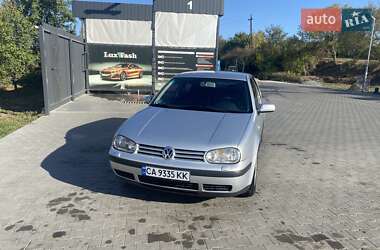 Хэтчбек Volkswagen Golf 2001 в Ватутино