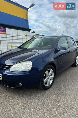 Хэтчбек Volkswagen Golf 2009 в Сумах
