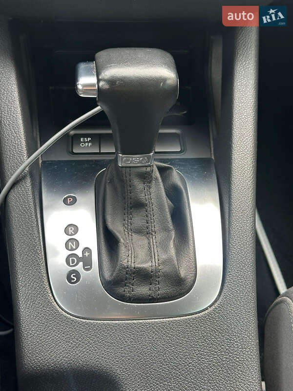 Хетчбек Volkswagen Golf 2009 в Сумах