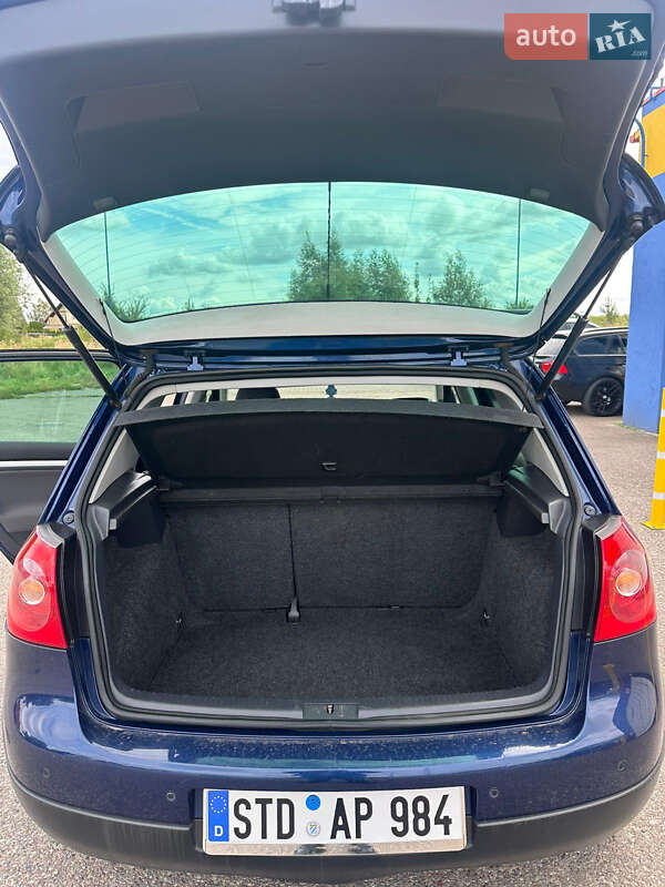 Хетчбек Volkswagen Golf 2009 в Сумах