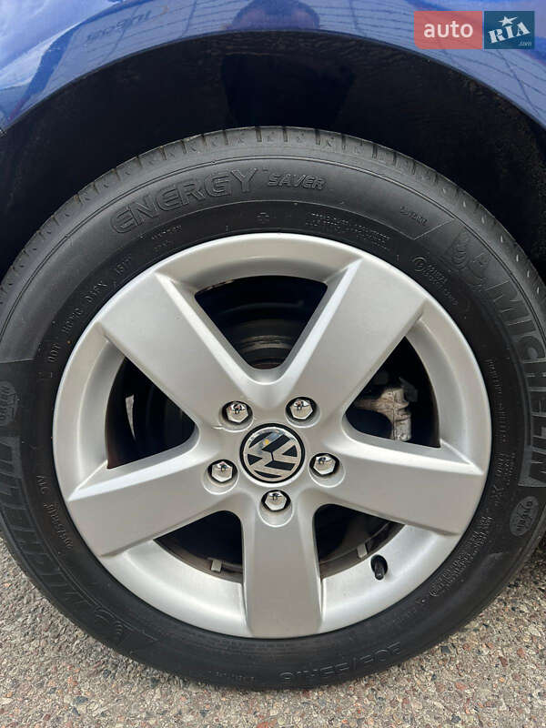 Хетчбек Volkswagen Golf 2009 в Сумах