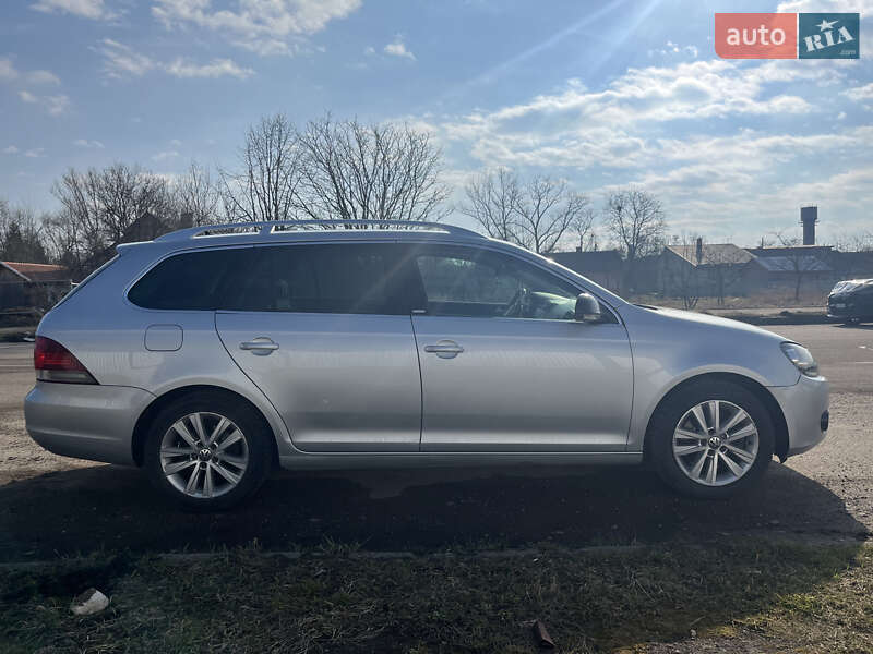 Универсал Volkswagen Golf 2011 в Дрогобыче