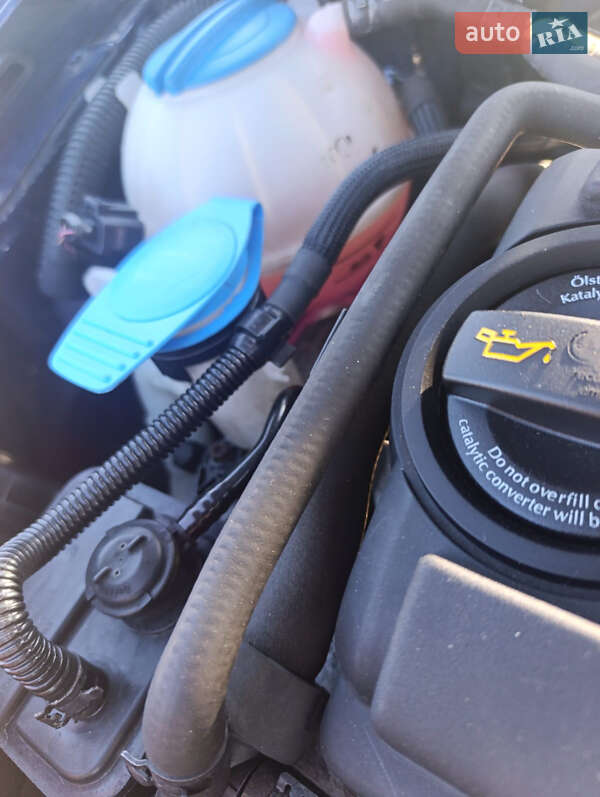 Хетчбек Volkswagen Golf 2009 в Сумах