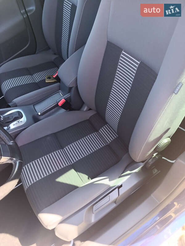 Хетчбек Volkswagen Golf 2009 в Сумах