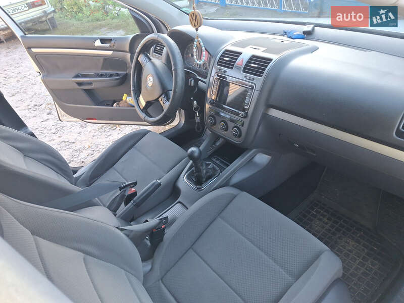 Хэтчбек Volkswagen Golf 2008 в Онуфриевке