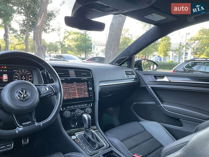 Хэтчбек Volkswagen Golf 2019 в Николаеве
