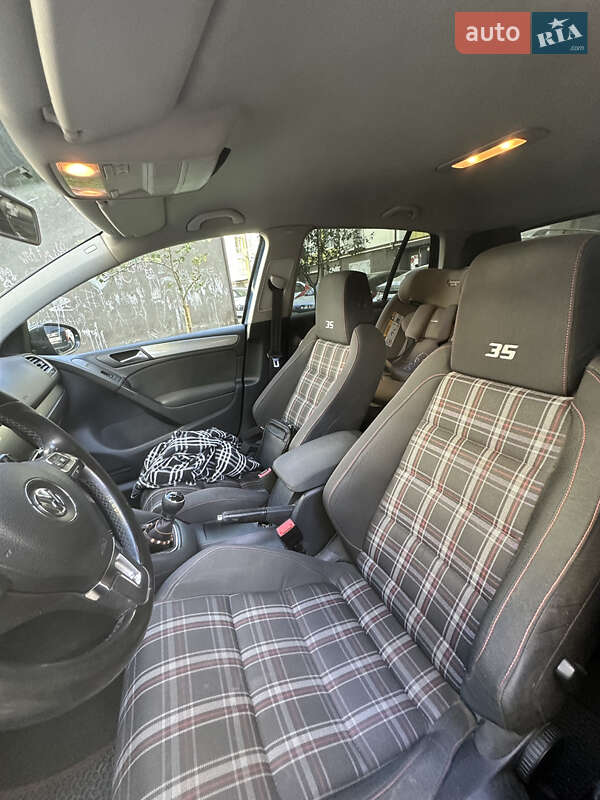 Хетчбек Volkswagen Golf 2011 в Івано-Франківську