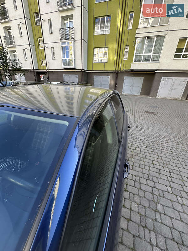 Хетчбек Volkswagen Golf 2011 в Івано-Франківську