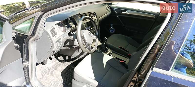 Універсал Volkswagen Golf 2014 в Харкові