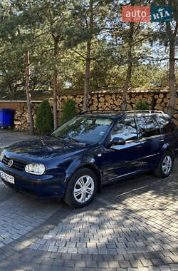 Универсал Volkswagen Golf 2003 в Сторожинце