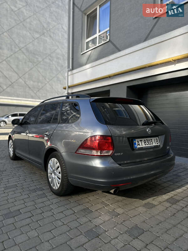 Універсал Volkswagen Golf 2011 в Івано-Франківську