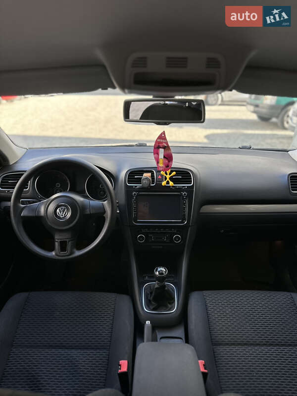 Універсал Volkswagen Golf 2011 в Івано-Франківську