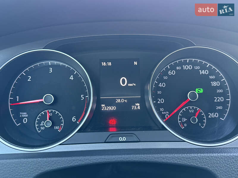 Универсал Volkswagen Golf 2015 в Ужгороде