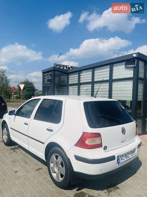 Хетчбек Volkswagen Golf 1998 в Мукачевому