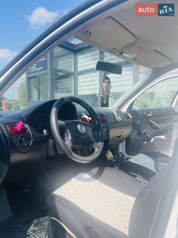 Хетчбек Volkswagen Golf 1998 в Мукачевому