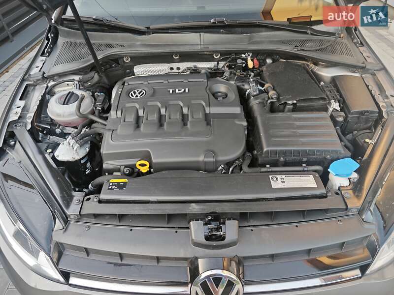 Универсал Volkswagen Golf 2015 в Луцке