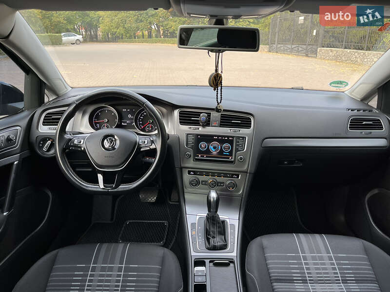 Универсал Volkswagen Golf 2016 в Полтаве