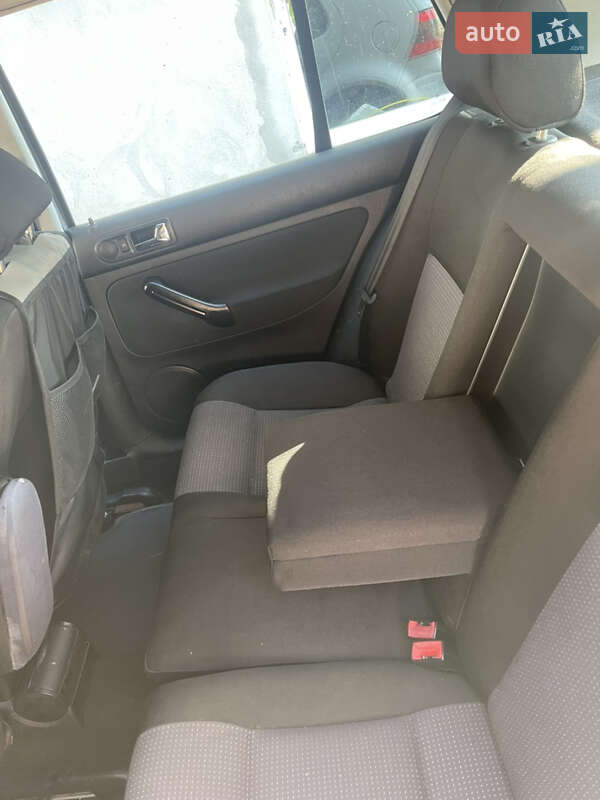 Хетчбек Volkswagen Golf 2002 в Кам'янець-Подільському