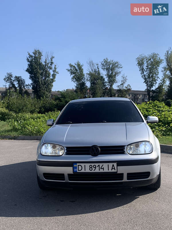 Хэтчбек Volkswagen Golf 2003 в Хмельницком