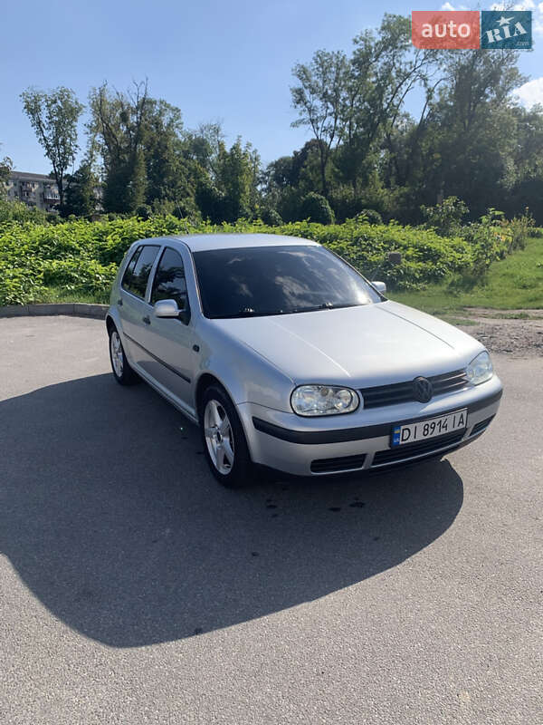Хэтчбек Volkswagen Golf 2003 в Хмельницком