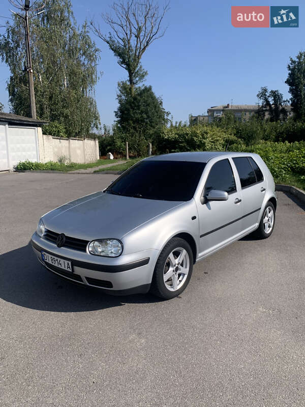 Хэтчбек Volkswagen Golf 2003 в Хмельницком