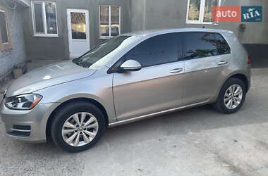 Хэтчбек Volkswagen Golf 2015 в Доманевке