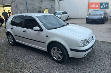 Хэтчбек Volkswagen Golf 2002 в Одессе