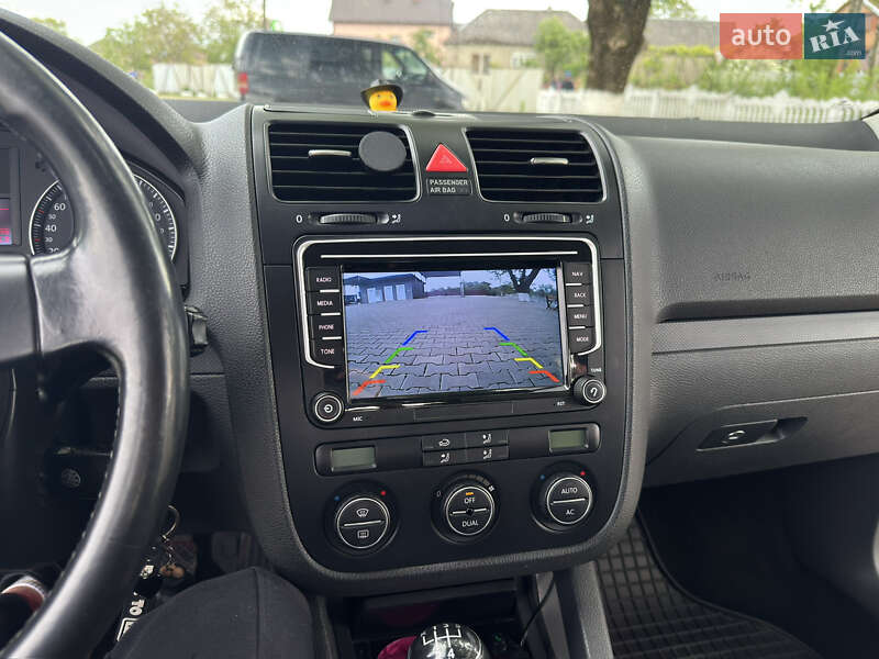 Хэтчбек Volkswagen Golf 2008 в Виноградове