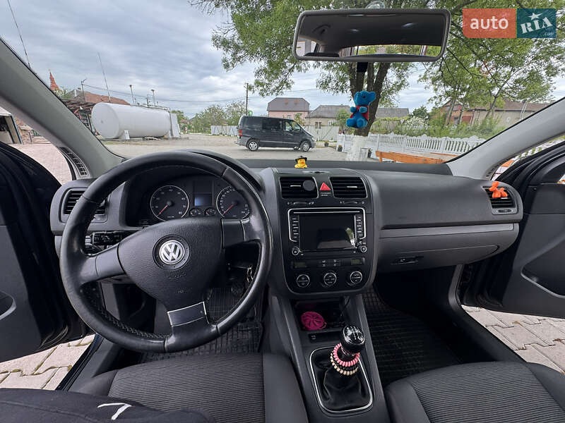 Хэтчбек Volkswagen Golf 2008 в Виноградове